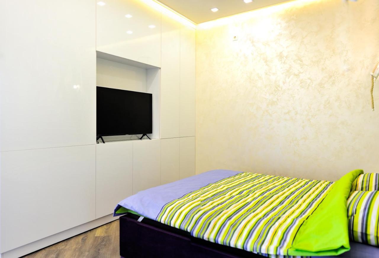 Arcadia Vip Apartments Sea View! Odessa Extérieur photo